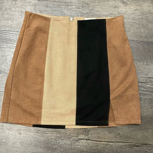 Mini skirt - Le Lis with FREE top - Picture 3 of 8